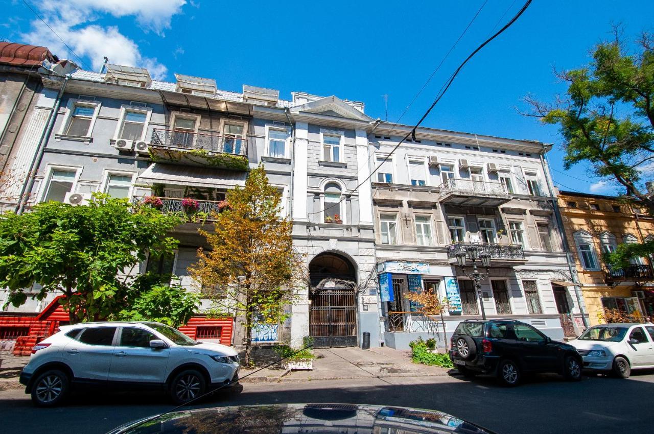 Suites On Chaikovskogo Odessa Ngoại thất bức ảnh
