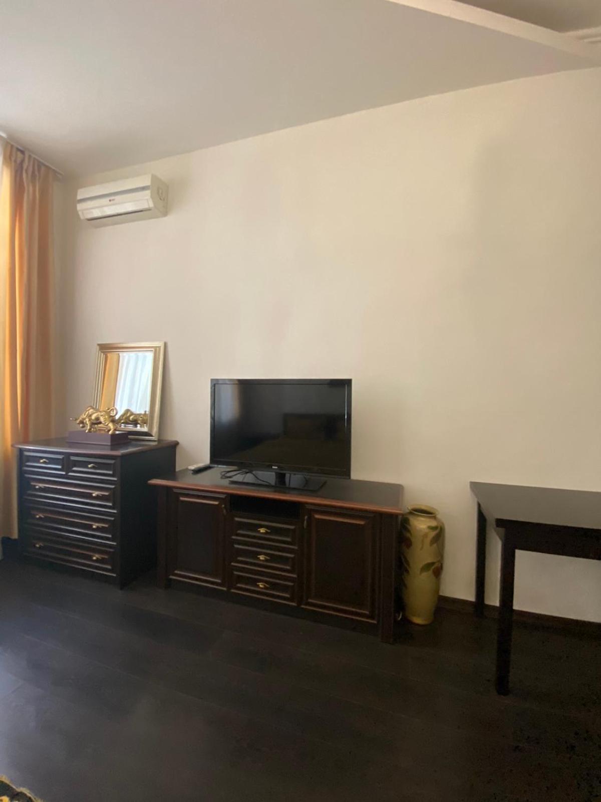 Suites On Chaikovskogo Odessa Ngoại thất bức ảnh